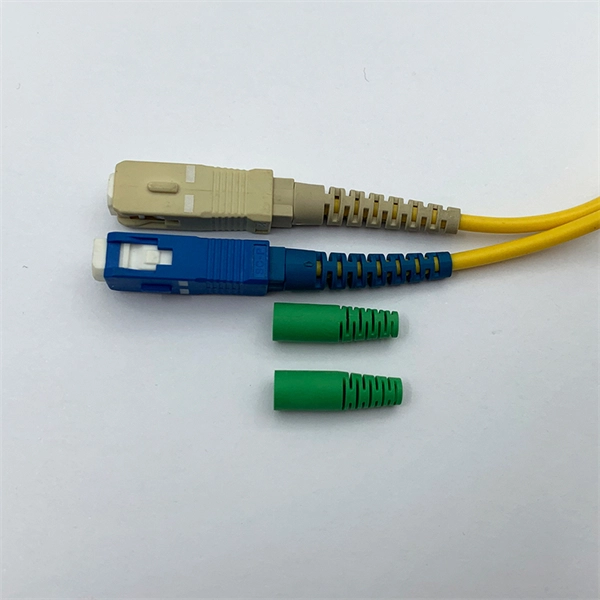 Can a fiber optic cable be connected to a splitter for a fiber optic connection to a home