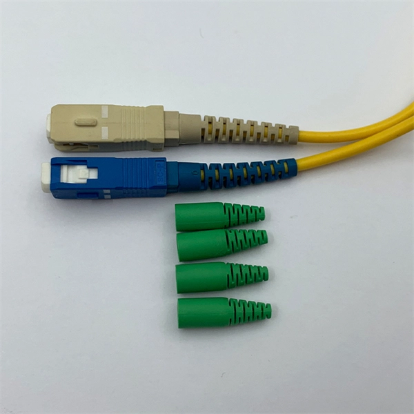 How many meters of 12-core optical cable are per reel