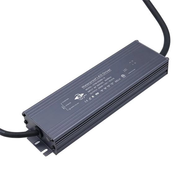 G 652D Hollow-core Optical Fiber for Delivery in the Gulf Region
